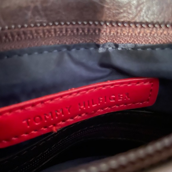 NWT Tommy Hilfiger Crossbody bag - Picture 8 of 9